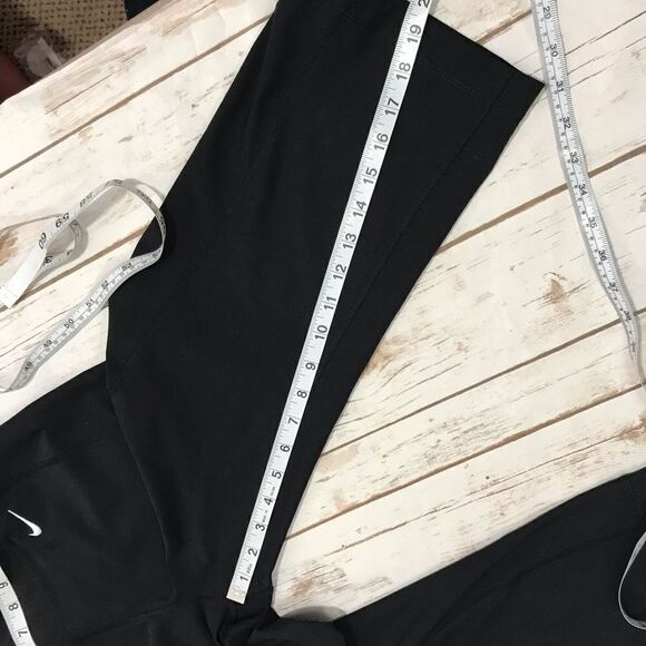 Nike Dri-Fit Womens Activewear Cropped Pants Small Black 20 in Inseam Athletic - Picture 7 of 8